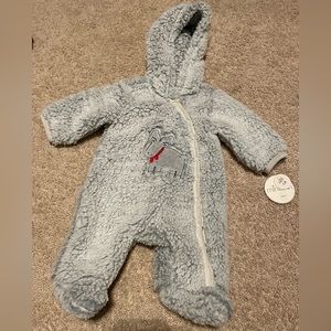 3 months•hooded fuzzy suit•New with tags•